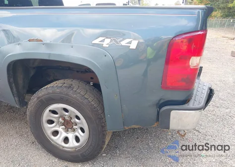 2010 Chevrolet Silverado 1500 Ls из США, поврежденный, VIN 1GCSKREA7AZ243374